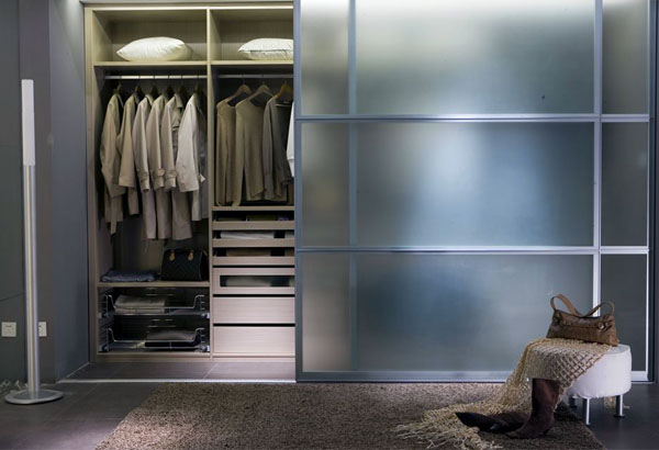 了解廈門整體衣柜玻璃移門 為生活增添色彩