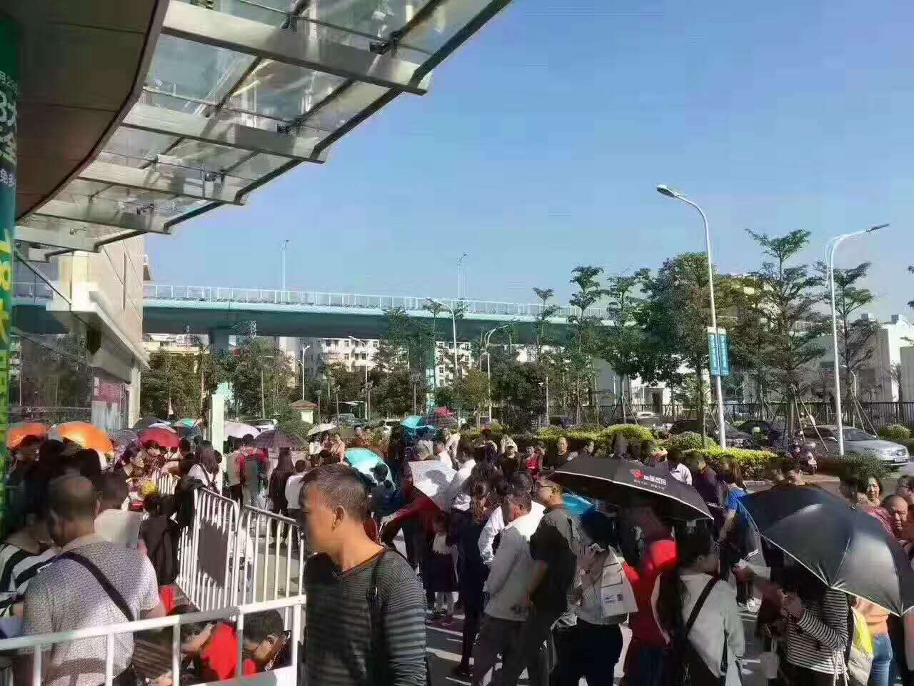 領(lǐng)取禮品的現(xiàn)場 領(lǐng)取禮品的現(xiàn)場