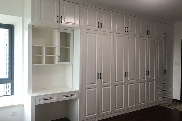 主臥衣柜組合實(shí)拍圖 主臥衣柜組合實(shí)拍圖