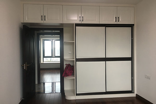 次臥衣柜實(shí)拍圖 次臥衣柜實(shí)拍圖