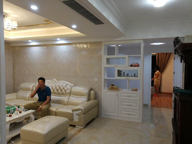 客廳隔斷柜實拍