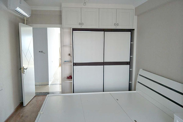 臥室衣柜實(shí)拍圖