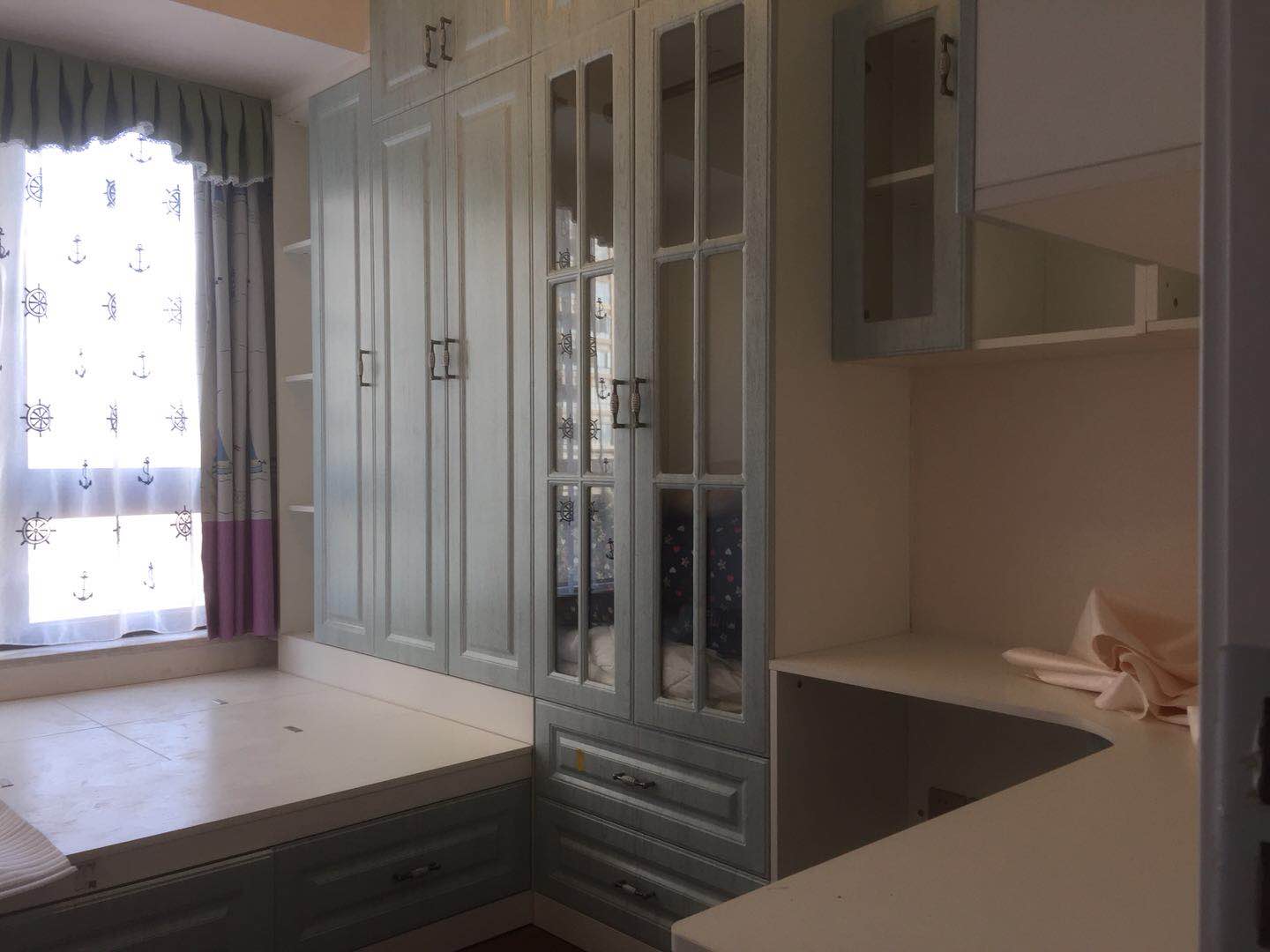 書房榻榻米組合實(shí)拍圖1